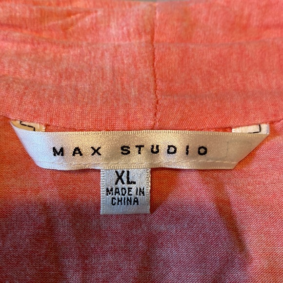 Max Studio low cut v-neck Top - Picture 5 of 7